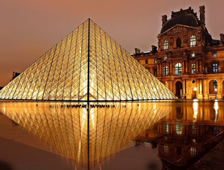 Pariz Louvre_750X568