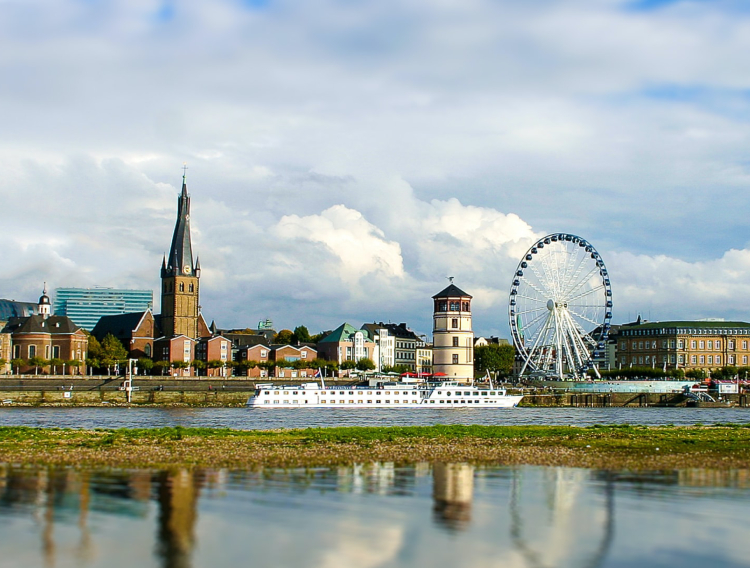 Düsseldorf_Stari grad na Rajni_750x568