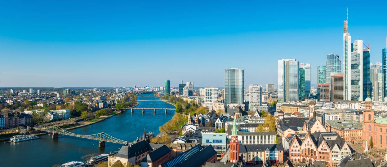 Frankfurt panoramski pogled grada iz zraka_1248x540