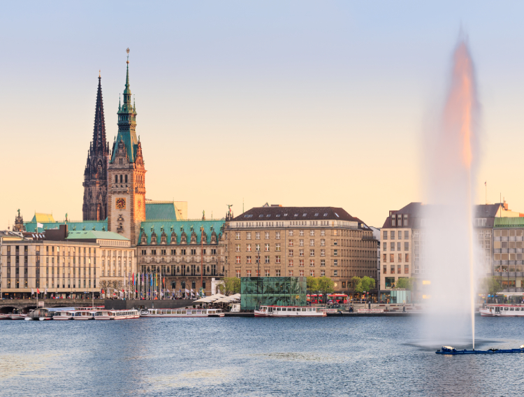 Hamburg pogled s jezera Binnenalster_750X568