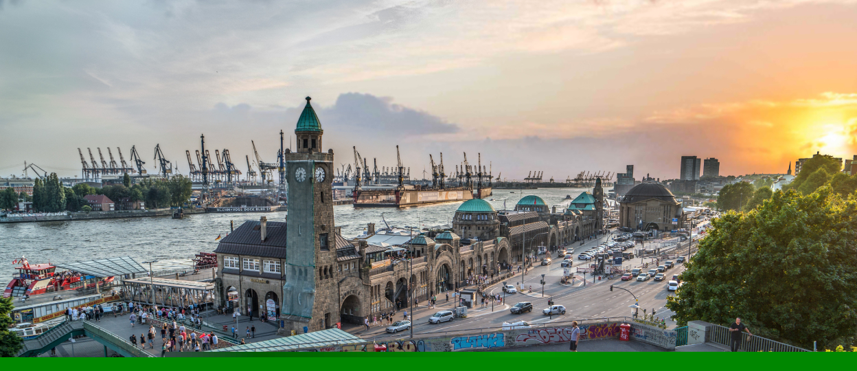 Hamburg pogled na pristanište St. Pauli (Landungsbrücken) u hamburškoj luci_1248X540