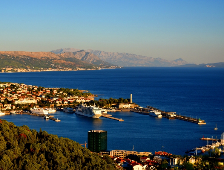 Split_view of Split harbor from Marjan hill_750x568