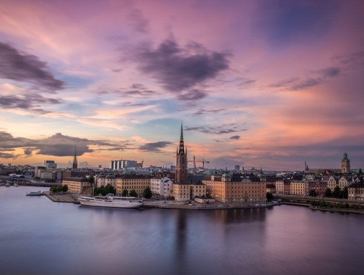 Stockholm Gamla Stan u sumrak_750x568