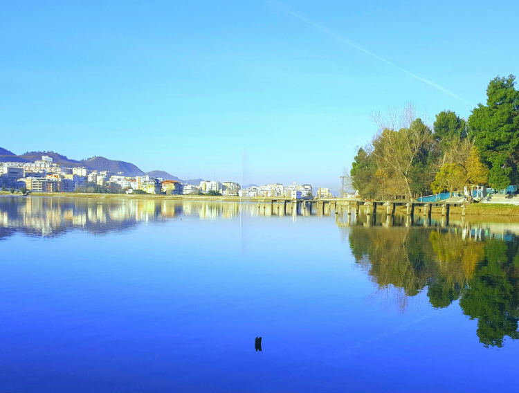 Tirana pogled na Tiransko jezero_750X568